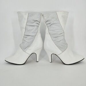 Vintage Chandlers White Leather Ankle Boots 7B Pointed Toe Reptile Embossed VTG